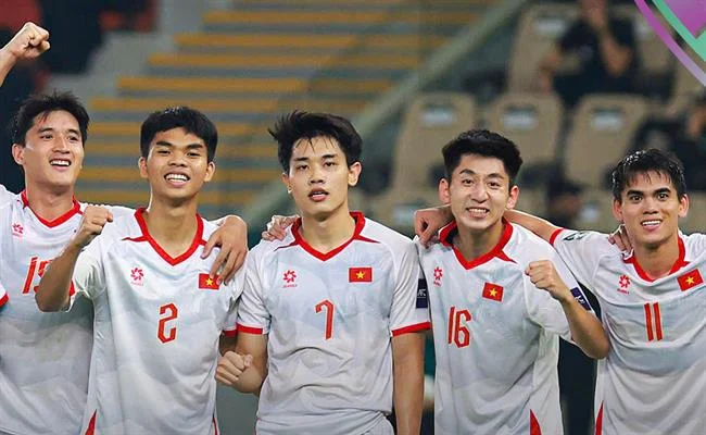 Sân vận động bóng đá với quả bóng
